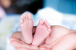 多次流产，美国第三方助孕让得姐妹花双胞胎