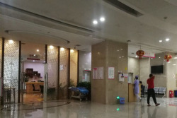郑州市中医院试管婴儿 取卵10颗后肚子像气球怎么办