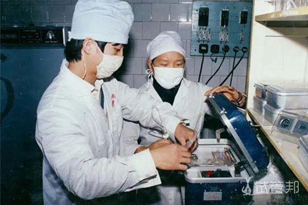 e0c3c94aa363e78aaf78b9efc08aba3a.jpg 早期生殖工程研究