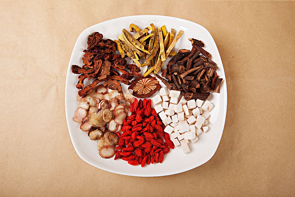 8377e19efa040f54e412efa2e50440ce.jpg 月经不来怎么办