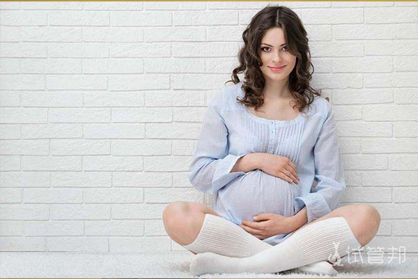 怀孕第一个月吃什么对胎儿好