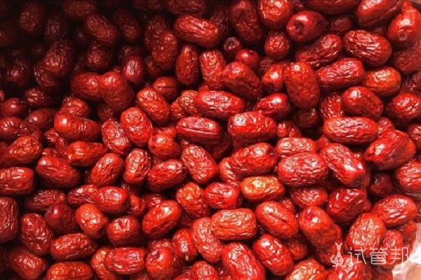 9c30eb4bc3a67a025c111b13999f7284.jpg 女性出现有卵泡不排卵要怎么进行饮食调理?