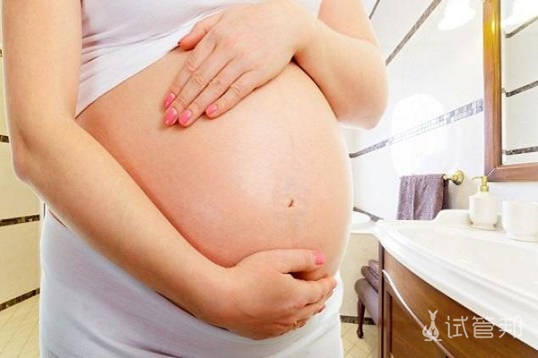 怀孕10天的孕吐反应严重吗？