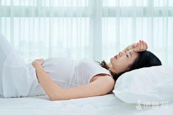 受精卵着床成功会有哪些症状表现？
