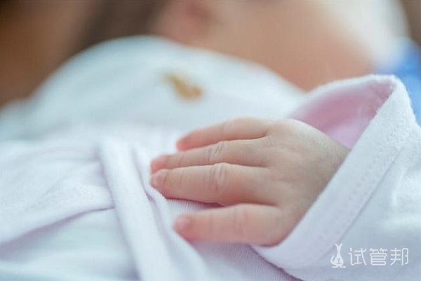 人工授精和试管婴儿出生的孩子的有什么区别？