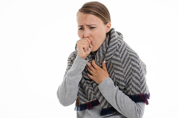 ab2b137ff0b3feeaa1d1aeab863b7aa4.jpg 哮喘病发作时如何缓解