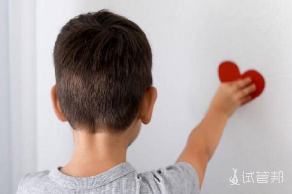 f5f2ce9d4b19a6d213969238b44b61c0.jpg 儿童自闭症有什么表现