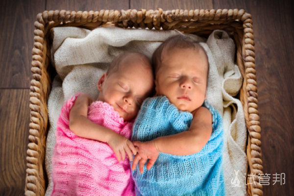 试管婴儿双胞胎的几率大吗