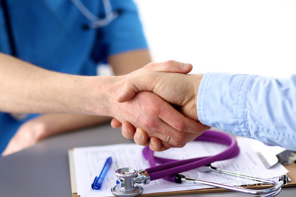 98a070c1719be2170bd4e20bcbd4d245.png 念珠菌性阴炎是怎么用药的