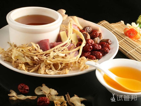 ef507cef1d04d2e048ce1f914d50e9a2.jpg 乳腺结节三类喝中药可以调理好吗