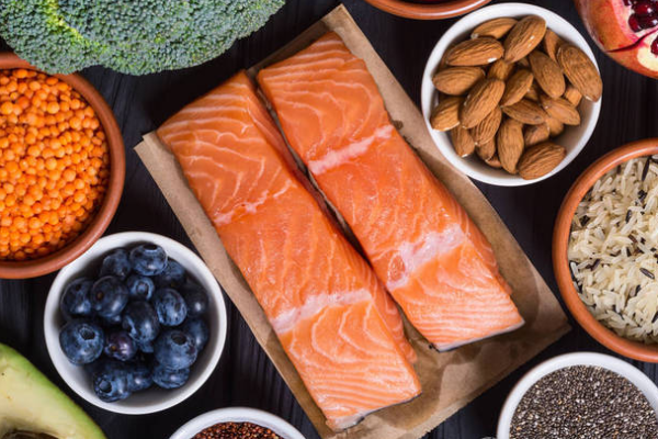 33ac2c3b5df0e61fb4be7f698b2ded82.png 怀孕初期饮食方面注意事项有哪些