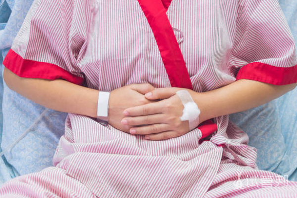 83d977e3121e1d63a286ff1c33c6bbbe.png 怀孕初期自然流产有什么影响