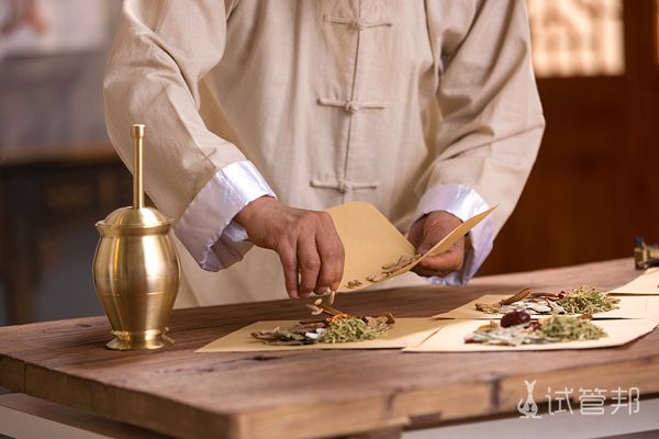 b8575b73bd130c5d0402daa6908c3bf8.jpg 带下病湿热可以选用的中成药有哪些