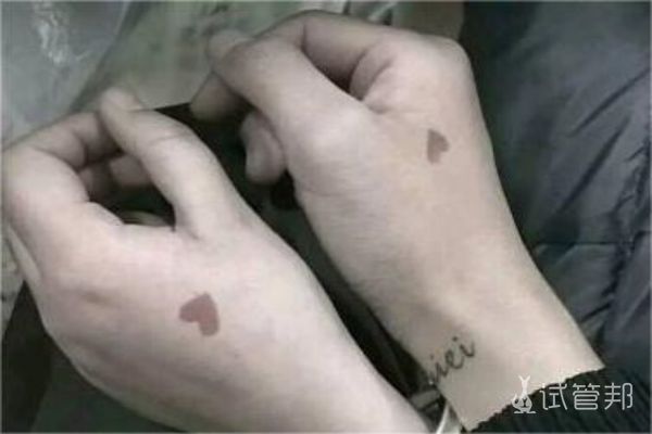 a47b388eac7eca9577252ab85cf8fc61.jpg 同性试管婴儿需要多少钱