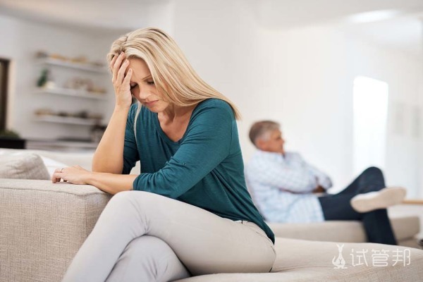 08289bdd2cdefaae18ad7a267b3e63d3.jpg 雌激素过高的表现症状有哪些