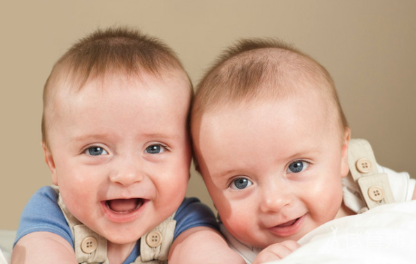 体外受孕生双胞胎的概率大吗