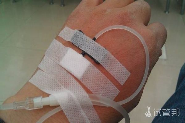 4eea334ec3aa3bd3e1ffb1f7de5f89f2.jpg 高龄要不要做三代试管