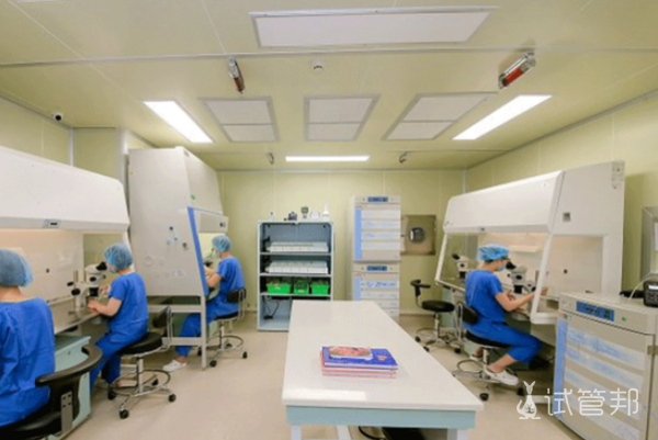 79f38450fcbfd22d6b433c0d49a46cf4.png 终于通过试管婴儿获得健康的宝宝