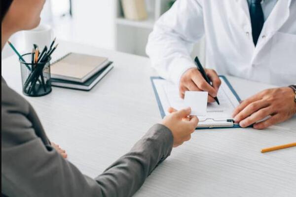 bdea85fcaf18cca8f9ee87bd62a6a72a.jpg 药流后子宫内膜厚要不要治疗