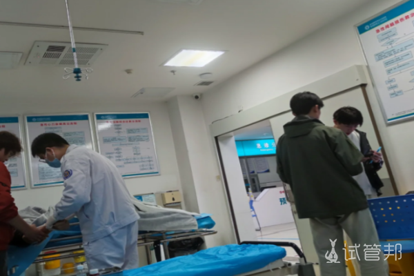 eaf730e064ef52f8f67a9e3c4c6c67cc.png 黄体破裂的原因是什么