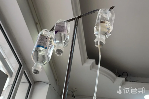 2121ecbd94a8000b686351f30059ca15.png 发现这4个症状表现千万不要不在意