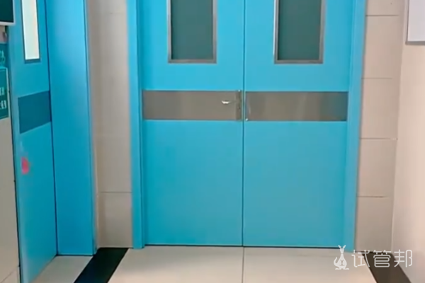 2b9641561bb03bc4afbcff34b278b963.png 兄弟们不要忽略自身包皮过长这一问题