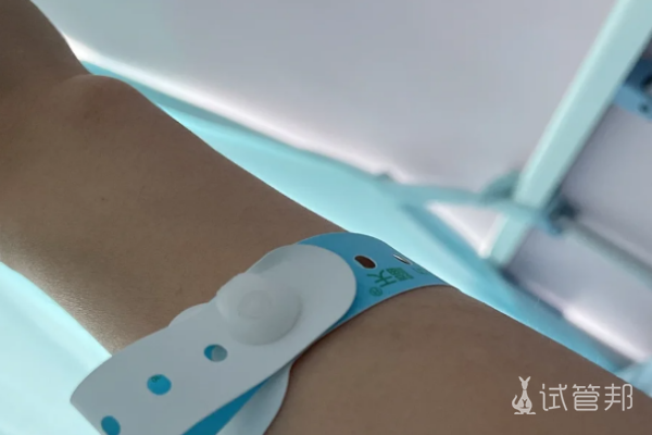 56cf1ad800403a025b7a65df448b0f1b.png 好不容易怀上了没想到是宫外孕