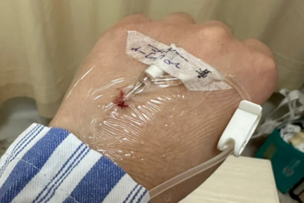 db696af8e8b98833731a261347e074ad.png 这个症状可能是宫外孕