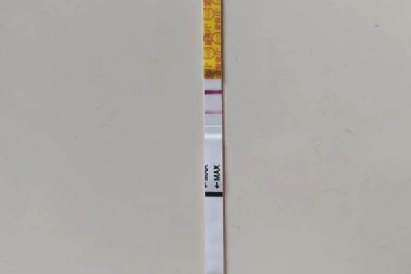 分不清褐色分泌物着床出血还是姨妈