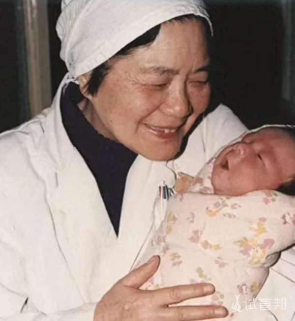 9d2c7ece42fef0b6eef3a094a10b422f.png 试管婴儿生的宝宝就一定会比正常宝宝身体差吗