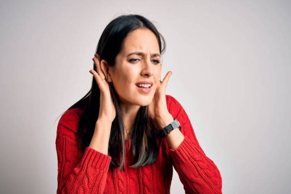 228d08fade4fd581eb55a1ff583a8163.png 突发性耳聋耳鸣多久能康复