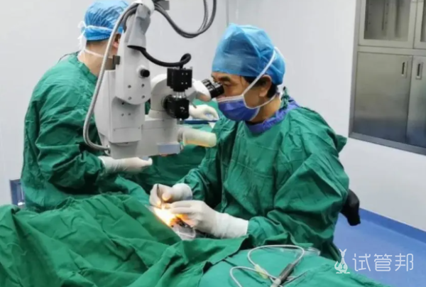 e0fa398da8c62ff8d34e9b14eb4b4545.png 人工晶体植入术的危害有哪些