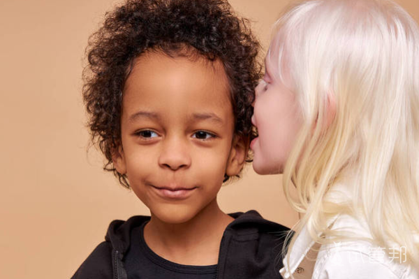 fffdfddc6cf1a703c8bf4a1813a3fb3a.png 白化病属于哪一类遗传病