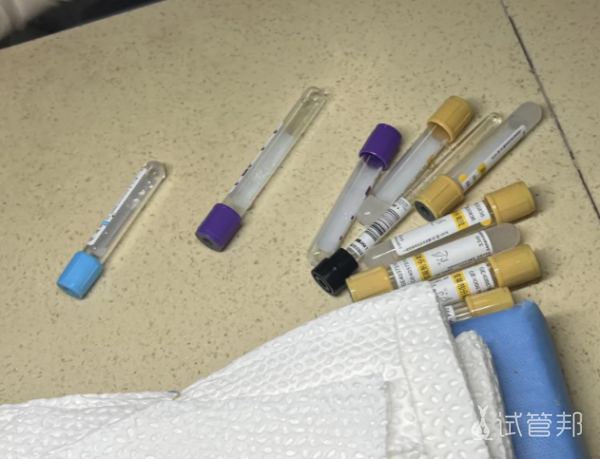 faa20c4b736892d78927fa67fa5ce904.png 染色体异常让我崩溃三代试管成了唯一的选择