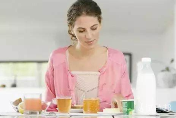 43a08aa9bc517f345cde8cc12ad40f9c.png 卵巢早衰如何调理身体