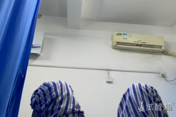 98894afa43d3941f80d189f235a11e63.png 4胞胎怀孕到18周还是引产了