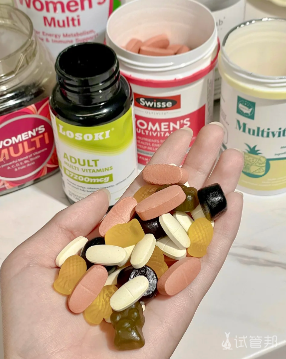 e565274053982fcc82986bbfc9df265a.png 子宫内膜异位的姐妹注意补充维生素真的很重要