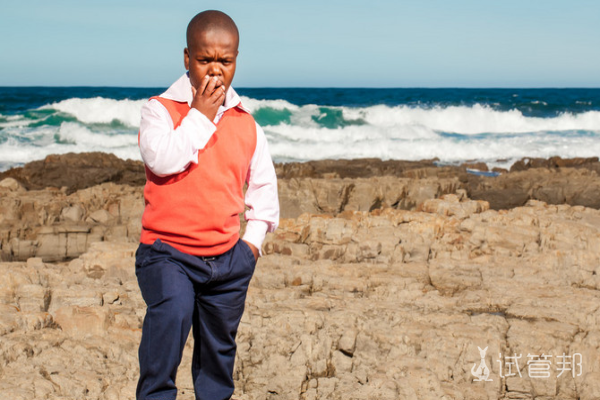 018c15a781ac169cf57003db3a04aae8.png 袖珍人几岁不长身高