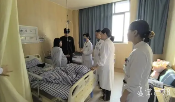 23115b5ce441875d3d6cf562f6a26bb2.png 江西首例试管婴儿晋升宝妈