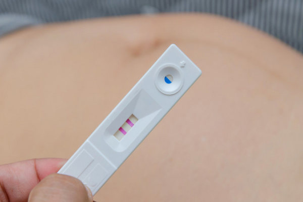 9c2d12950612a4af712c7a3f41e3d963.png 早早孕试纸测出很浅是怎么回事