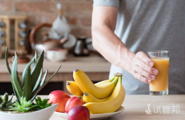 57f497423c811fce157bea46faeac2a2.png 少白头看中医还是西医好