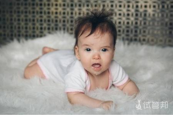 bd4b38fd3a016fa7902fe86ab8f76d2d.jpg 小儿尿道上裂怎么引起的