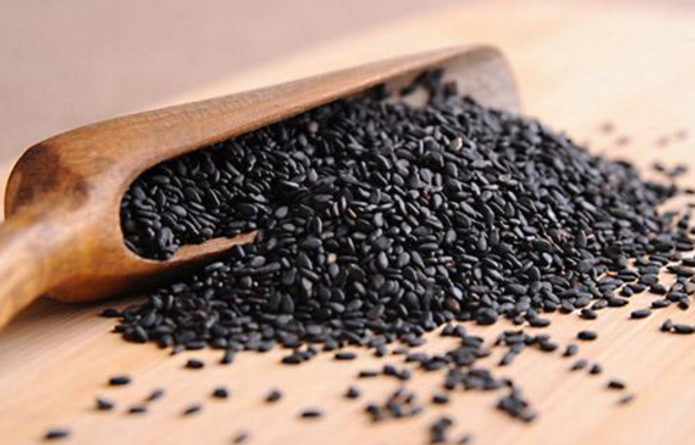 f0e6fc7ae1029d23648d3bdb18a1b647.png 少白头变黑要多久