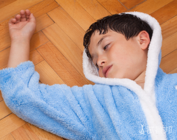 f5e25fd7573f49987486046e23dfec0e.png 羊癫疯可以治愈吗