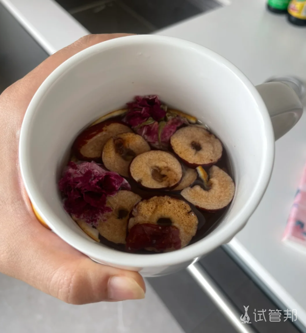 5c2234202c7e922b57d6195e53ec96c3.png 月经推迟真的别和长辈说