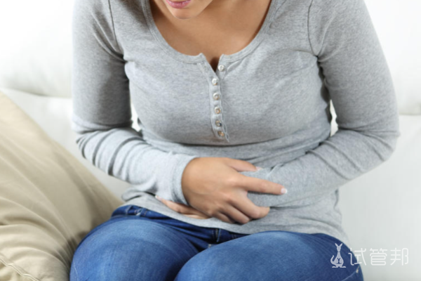 0f9a41e53afd6b153b9a9e58cbf0b42f.png 女人月经推迟半个月是什么原因造成的