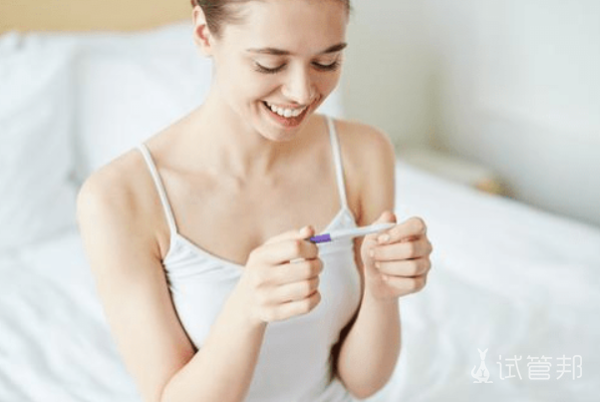 95bdc4f754b7dc5a8071ba5d32360cbd.png 女人月经推迟几天算正常