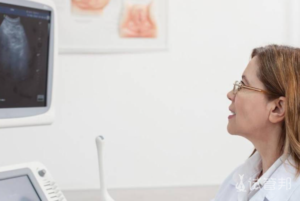 c61851650d70355c5ae86b292bf8460b.png 人流后多久来月经算正常范围