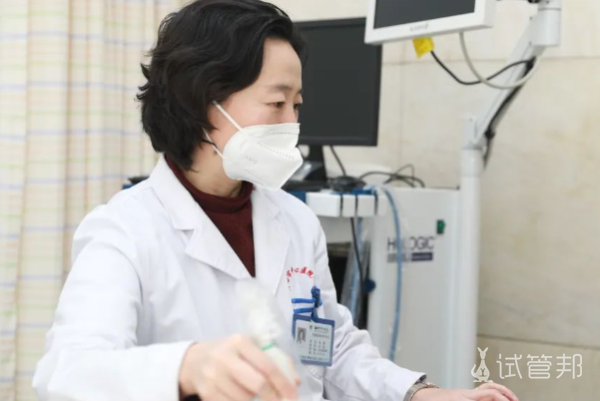 eee34646ee45e053aa1ba6c380fc24ea.png 无痛人流后多久来月经