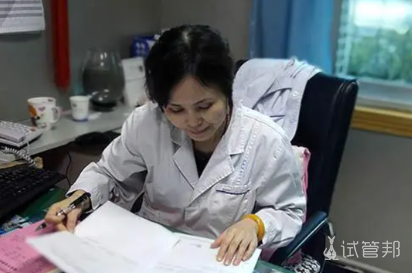 14f868a42c24aac617a2a3e057ef945d.png 老公中度精索静脉曲张艰辛备孕路我们终于迎来了好孕气